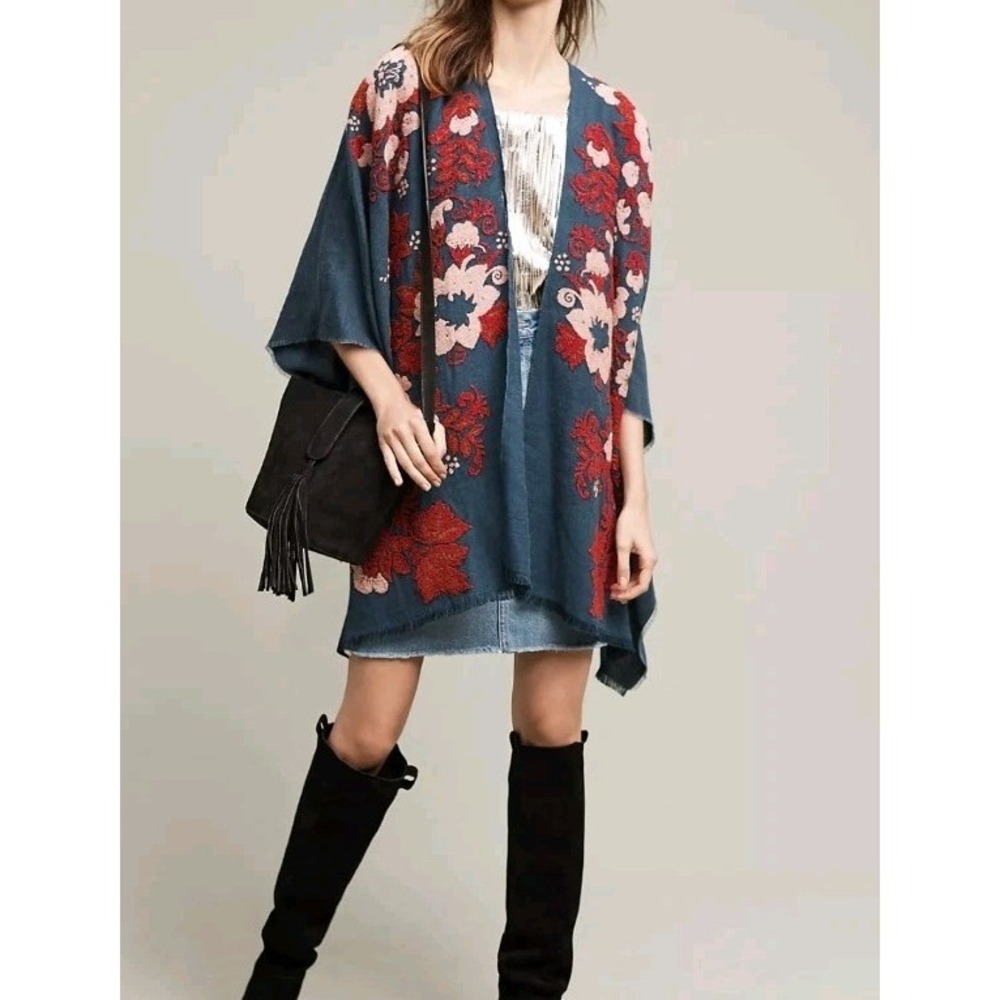 Anthropologie Women Boho Chic Poncho Cape Ruana Navy Blue Floral Embroidered OS